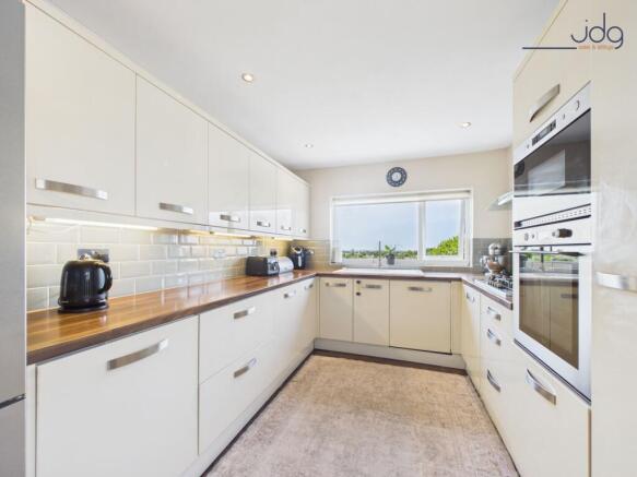 Kitchen Diner with Views