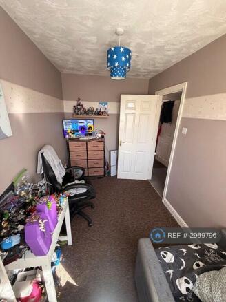 2 bed Semi-Detached to rent Image 11
