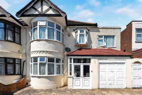 Stonehall Avenue, Ilford