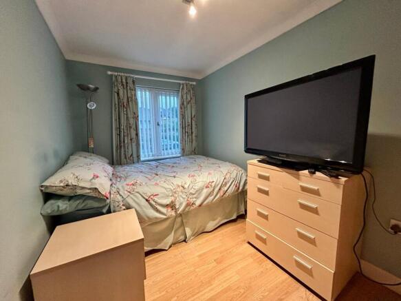 4 bed Semi-Detached for sale Image 11