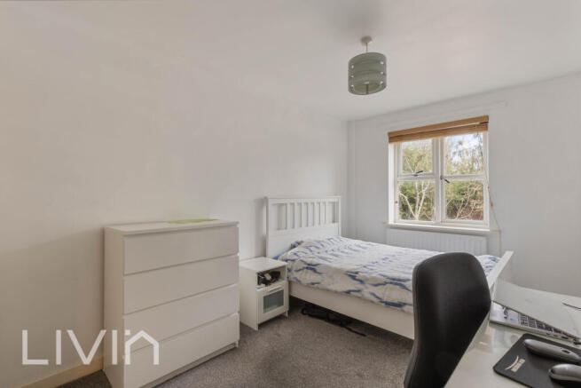 20 Beaumaris Gardens, SE19 -  1