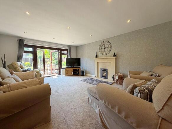 Lounge 5