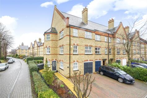 Silistria Close, Knaphill, Woking, Surrey, GU21