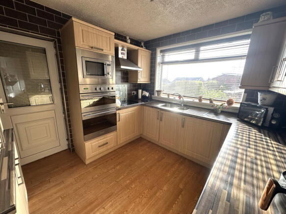 2 bed Semi-Detached Bungalow for sale Image 11