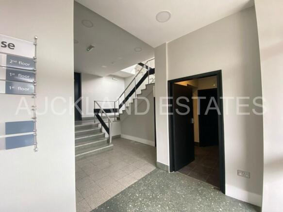 b4ea5141-c376-4c4...