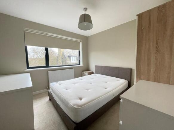 2 bed Flat to rent Image 11
