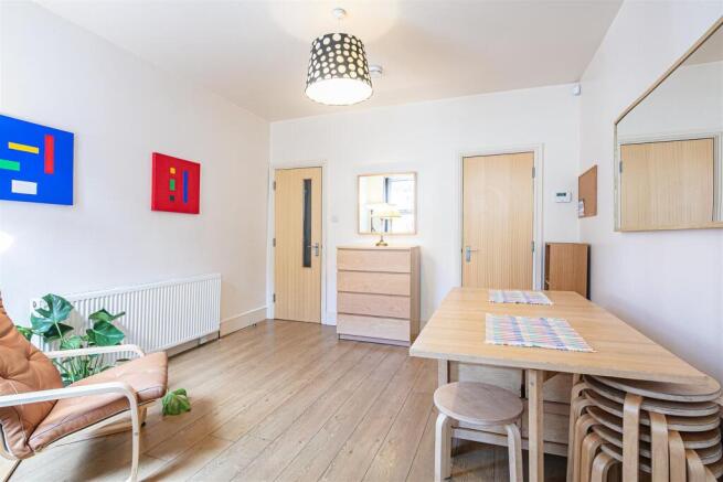 4 bed Terraced for sale Image 6