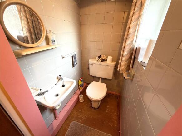 4 bed Semi-Detached for sale Image 10
