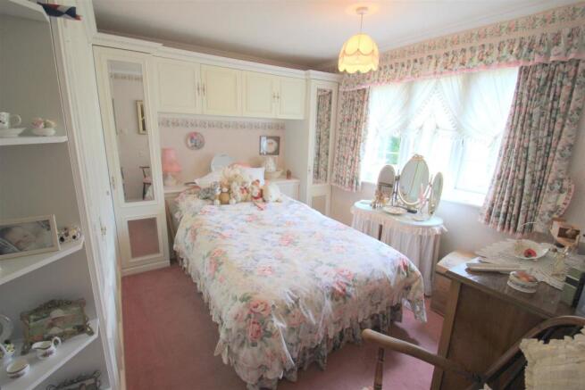 Bedroom 2 (17).JPG