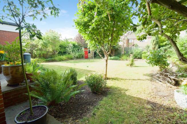4 bed Detached for sale Image 11