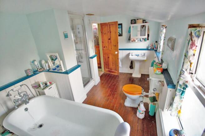 bathroomdp_dp_29659618.jpg