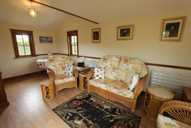 Summer house sitt...