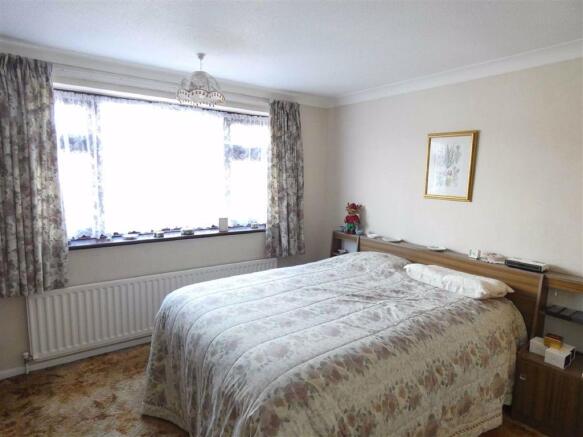 BEDROOM 2