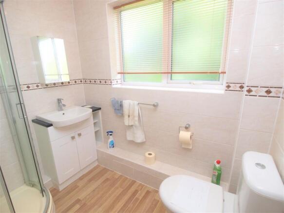 SHOWER ROOM