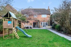 8, Farm Close, Aylesbury HP18 9LY
