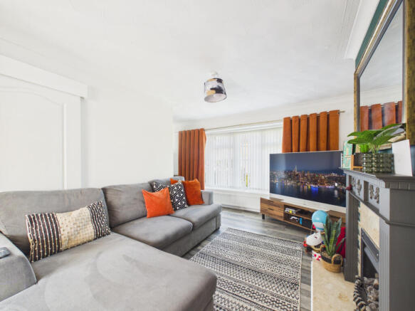 3 bed Semi-Detached for sale Image 4