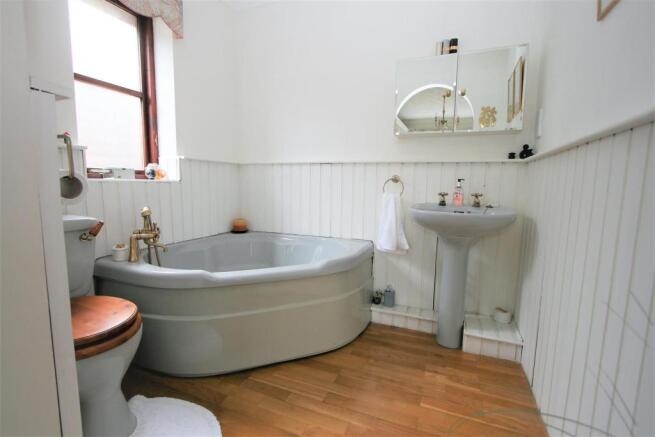 En Suite Bathroom