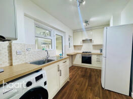 43, Chaucer Drive, Lincoln LN2 4LL