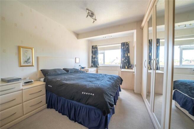 4 bed Semi-Detached for sale Image 6