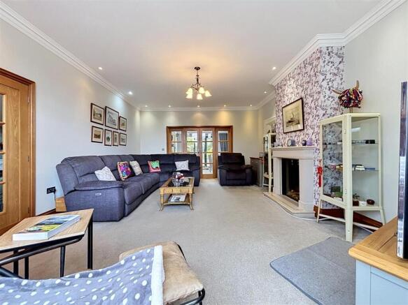 3 bed House for sale Image 11