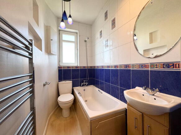 3 bed Terraced for sale Image 10