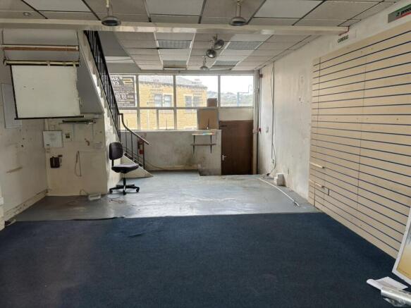 33 kirkgate 2 of 5.JPEG