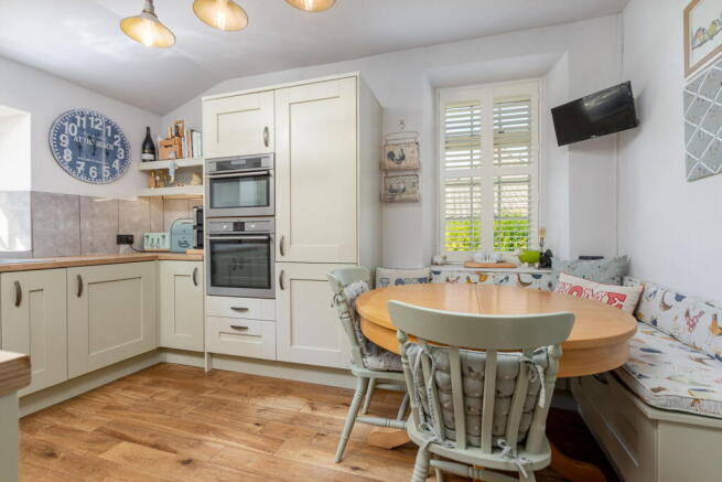 2 bed Detached for sale Image 4