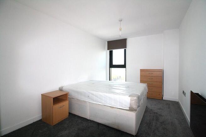 2 bed Apartment to rent Image 11