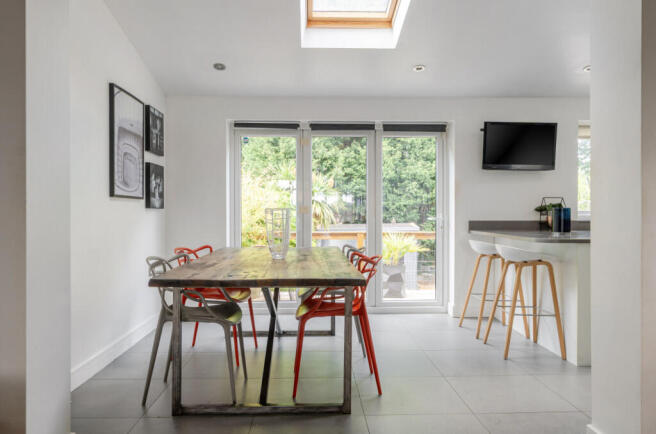 3 bed Semi-Detached for sale Image 11