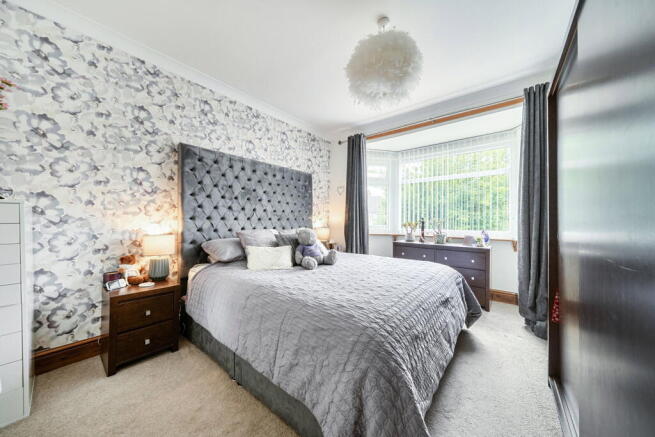 5 bed Semi-Detached for sale Image 7