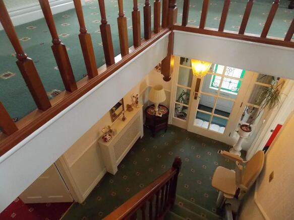 Stairs/Entrance Hall