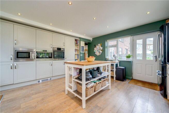 4 bed Semi-Detached for sale Image 7