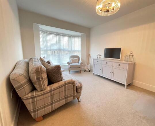 4 bed Detached for sale Image 12