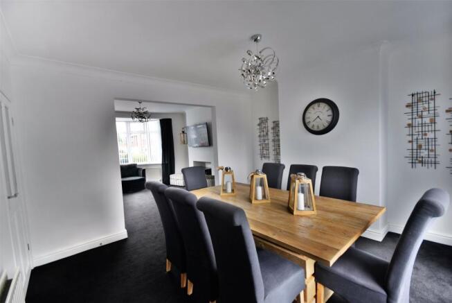 Lounge/Dining Room