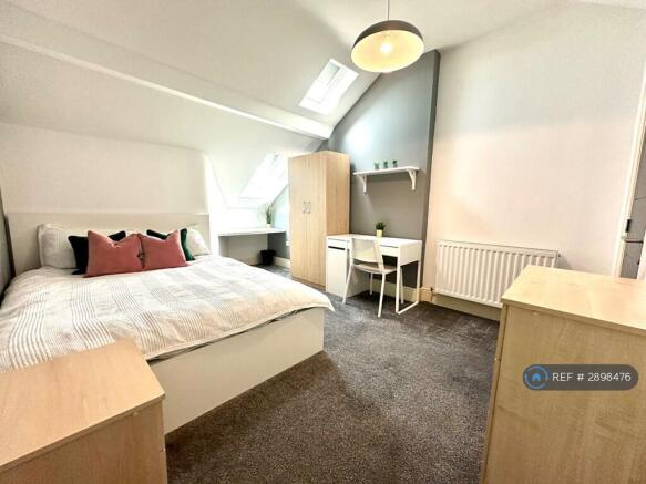 1 bed House Share to rent Image 10