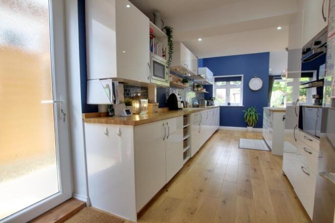 KITCHEN/DINER