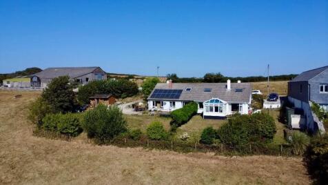 Treworval Farm Bungalows, Mawnan Smith, Falmouth
