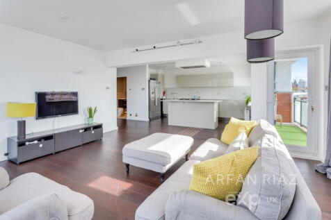 Melbourne Court, Randolph Avenue, Little Venice, London, W9