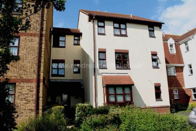 1-bed flat on Frobisher Way, Shoeburyness, Essex, £135,000