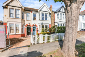 3a, Marine Avenue, Leigh-on-sea SS9 2JD