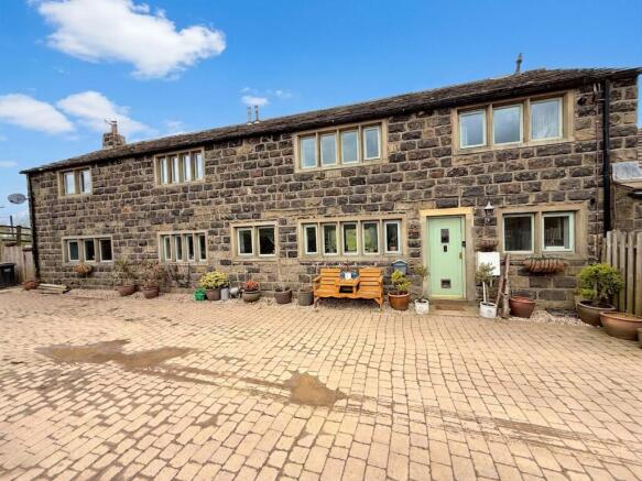 4 bed Semi-Detached to rent Image 5
