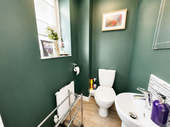 3 bed Detached for sale Image 8