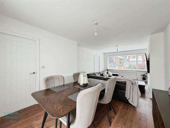 Lindale Close, North Anston, Sheffield photo 4