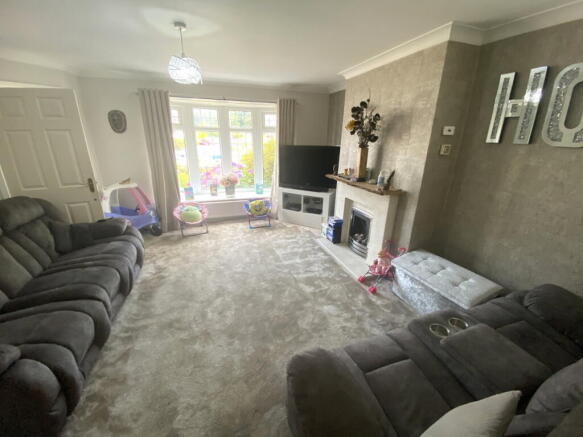 3 bed Town House for sale Image 5