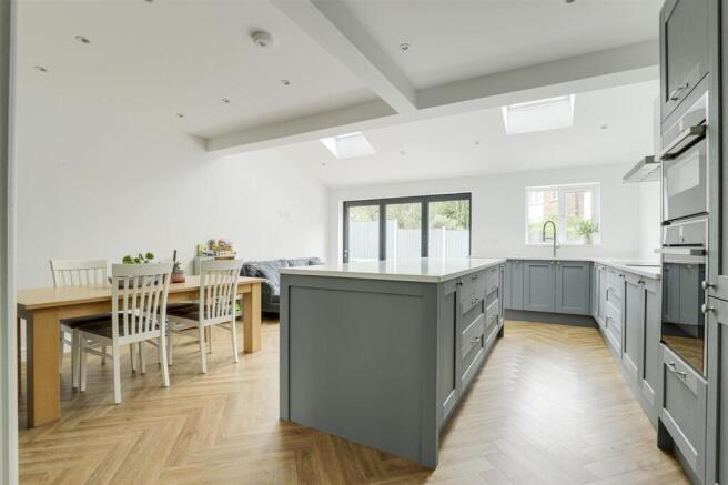 Lancelyn Gardens, West Bridgford, NG2 photo 4
