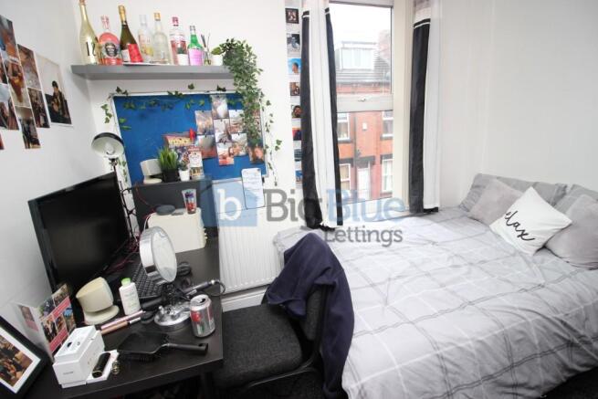 4 bed Terraced to rent Image 6