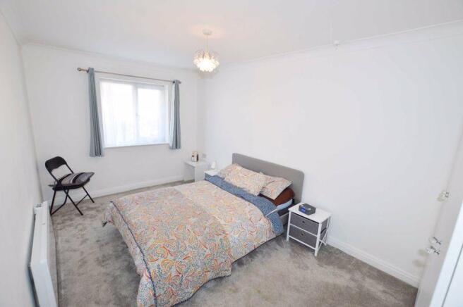 MAIN BEDROOM
