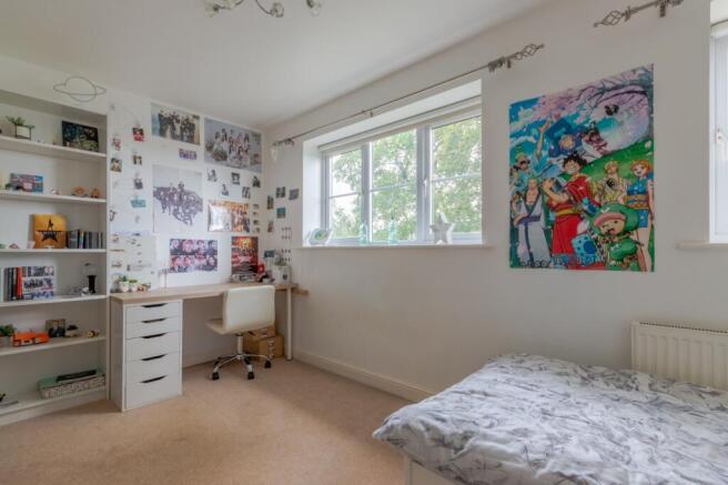 5 bed House for sale Image 12