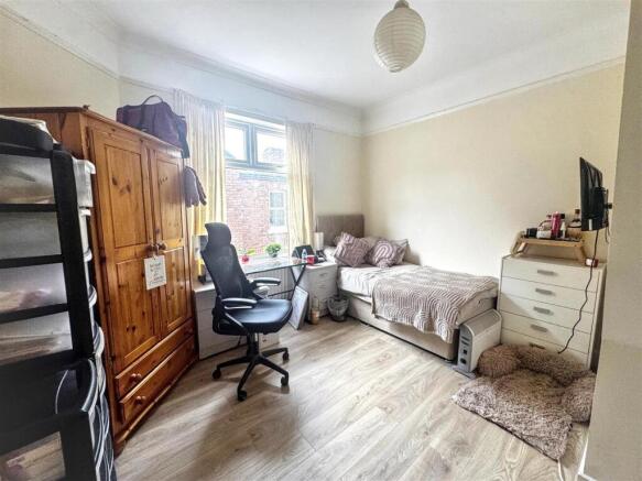 3 bed Semi-Detached for sale Image 6