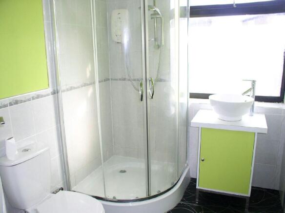En -Suite Shower Roo